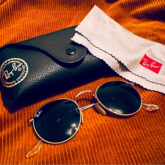 Ray-Ban Accessories - Ray Ban RB3447 round gold tone glasses SIZE XS